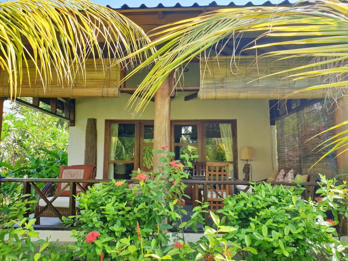 Waiara Village Guesthouse Maumere Exterior foto